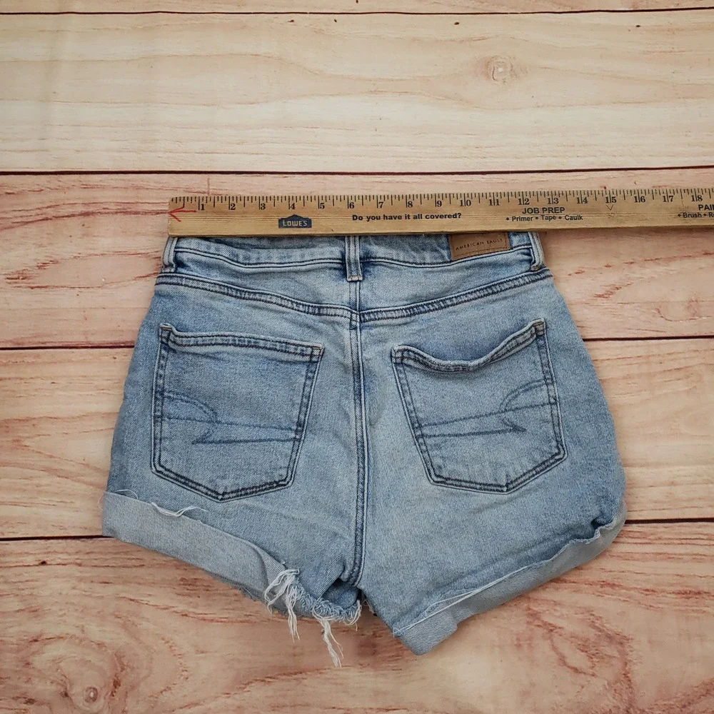 American Eagle Mom Short Women 0 Light Wash Distressed High Waisted Denim Shorts